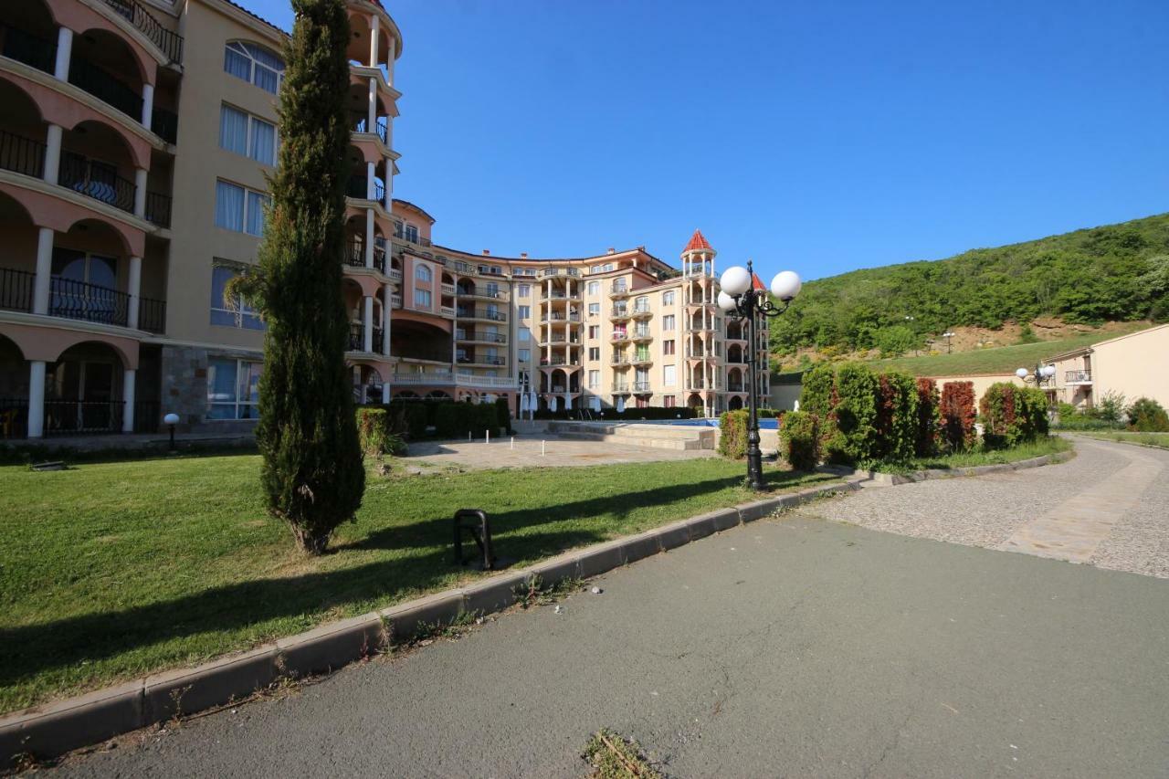 Menada Negresco Apartments Elenite Exterior photo